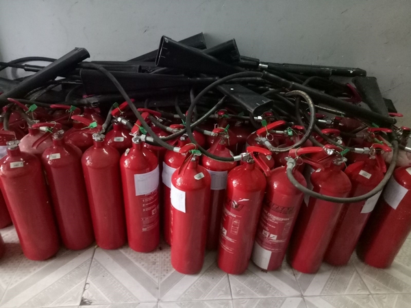 Hạn sử dụng bình chữa cháy CO2 xem ở đâu